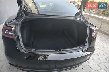 Седан Tesla Model 3 2019 в Івано-Франківську