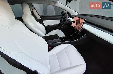 Седан Tesla Model 3 2019 в Івано-Франківську