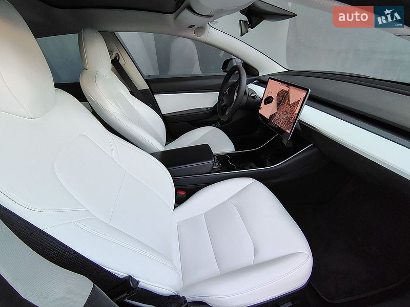 Седан Tesla Model 3 2019 в Івано-Франківську