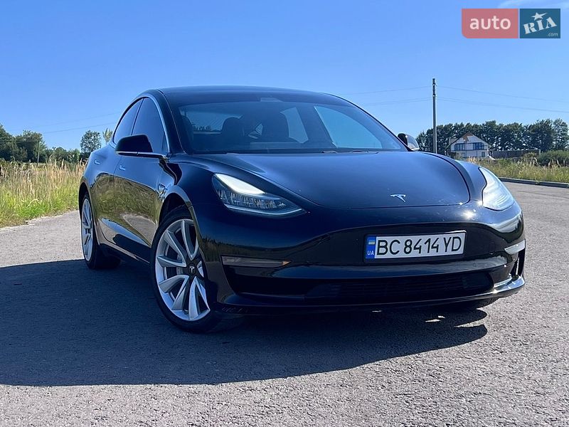 Tesla Model 3 2020