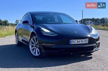 Tesla Model 3  2020