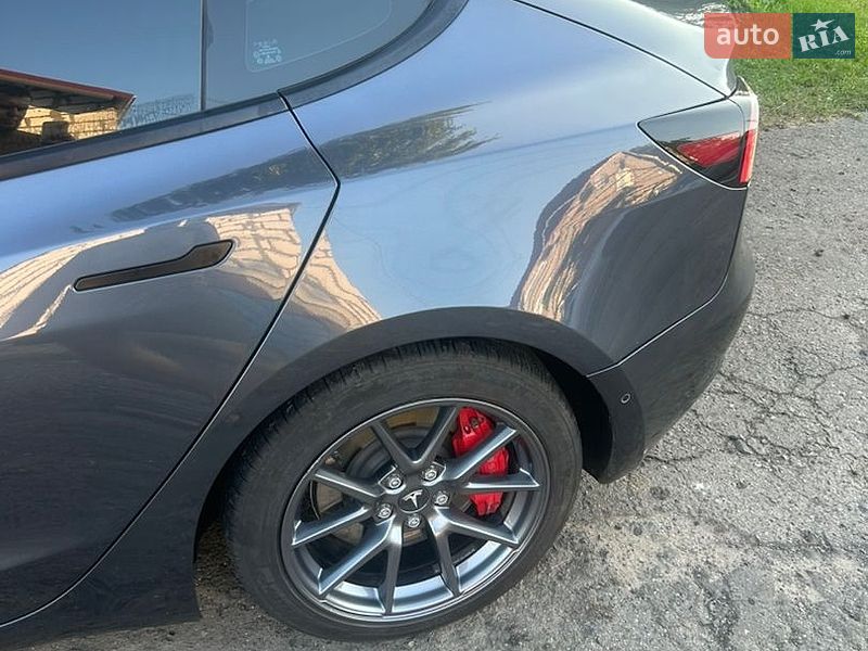 Седан Tesla Model 3 2023 в Полтаві
