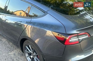 Седан Tesla Model 3 2023 в Полтаві