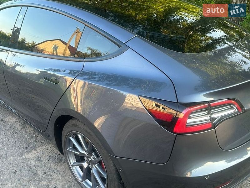 Седан Tesla Model 3 2023 в Полтаві