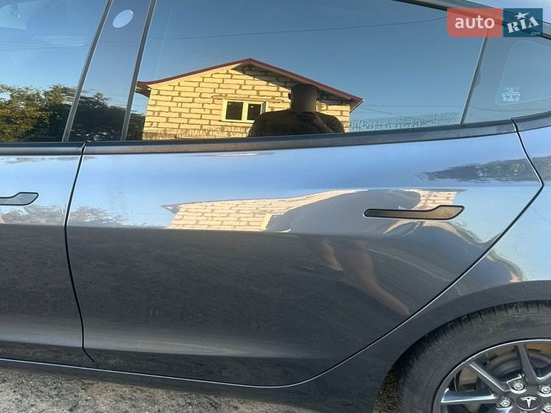 Седан Tesla Model 3 2023 в Полтаві