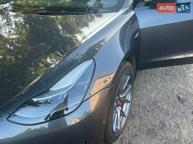 Седан Tesla Model 3 2023 в Полтаві