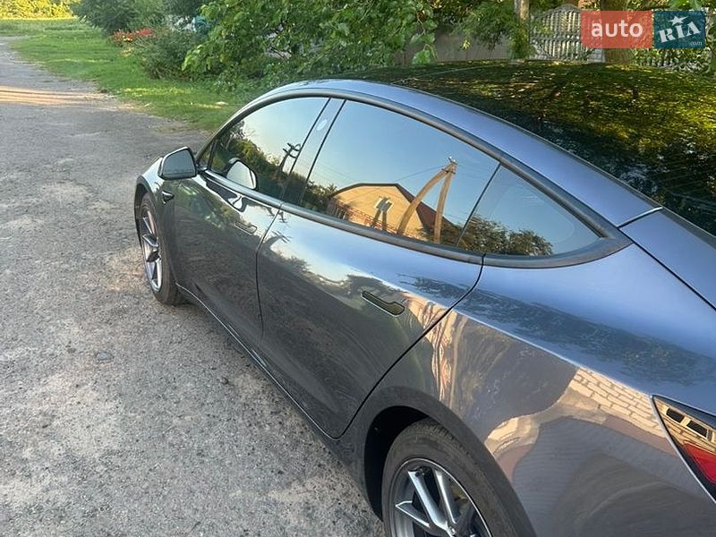 Седан Tesla Model 3 2023 в Полтаві