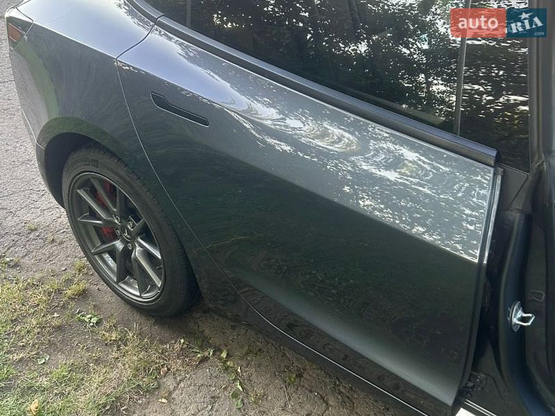 Седан Tesla Model 3 2023 в Полтаві