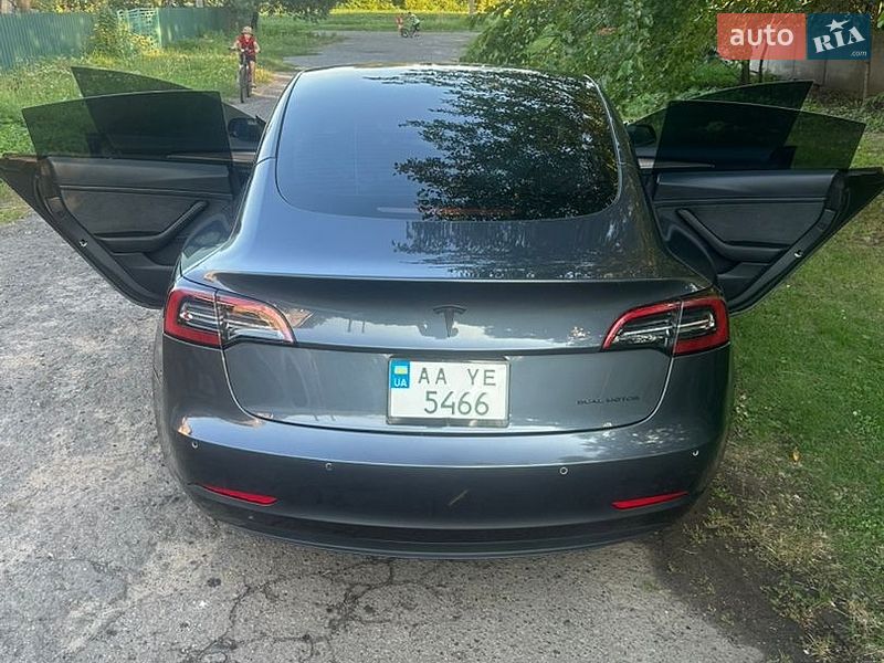 Седан Tesla Model 3 2023 в Полтаві