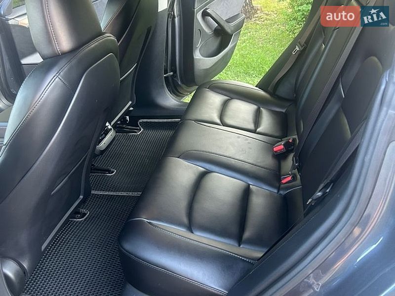 Седан Tesla Model 3 2023 в Полтаві