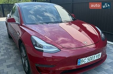 Tesla Model 3  2019
