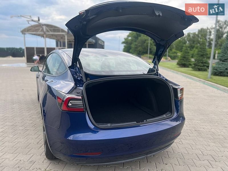 Седан Tesla Model 3 2023 в Киеве фото 28 Седан Tesla Model 3 2023 в Киеве