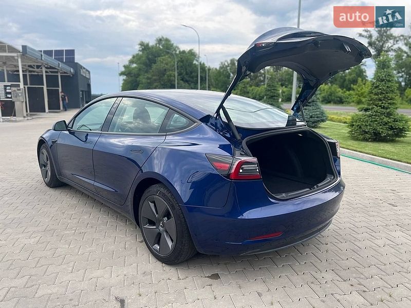 Седан Tesla Model 3 2023 в Киеве фото 27 Седан Tesla Model 3 2023 в Киеве
