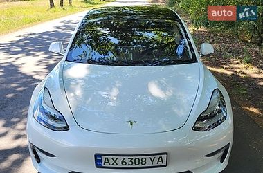 Седан Tesla Model 3 2019 в Черкассах