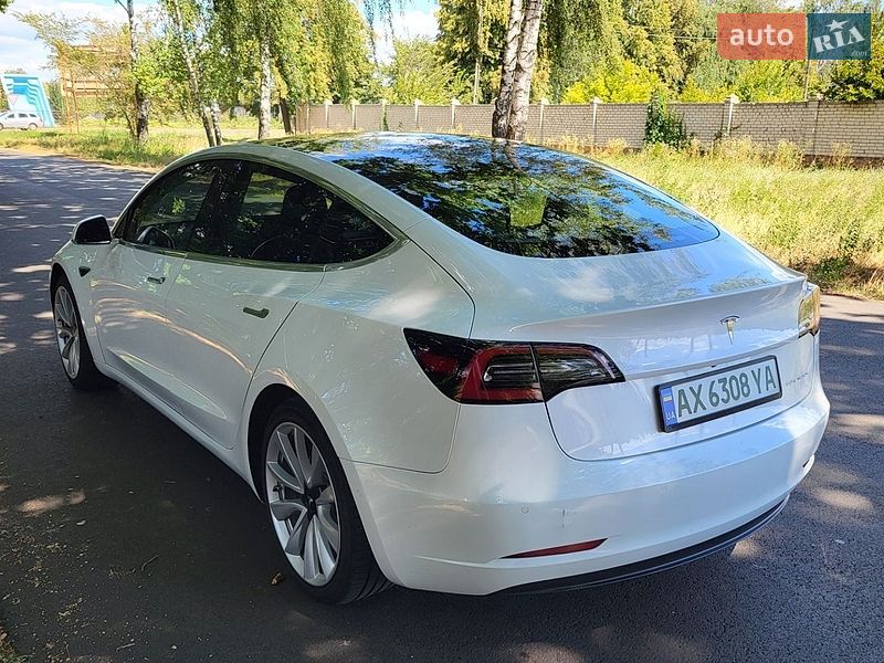 Седан Tesla Model 3 2019 в Черкассах