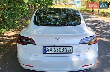 Седан Tesla Model 3 2019 в Черкассах