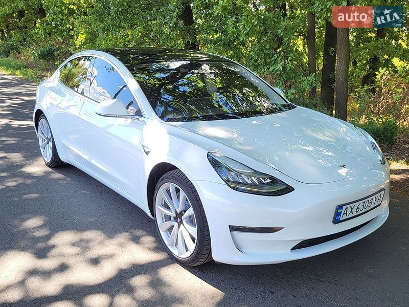 Седан Tesla Model 3 2019 в Черкассах