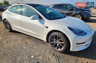Tesla Model 3  2020