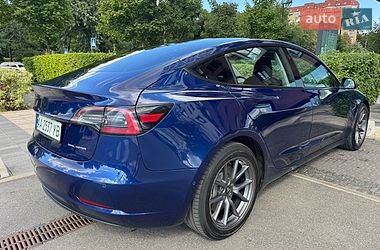 Tesla Model 3  2022