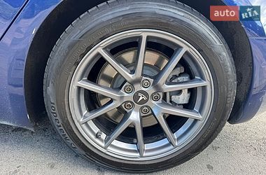 Седан Tesla Model 3 2022 в Києві