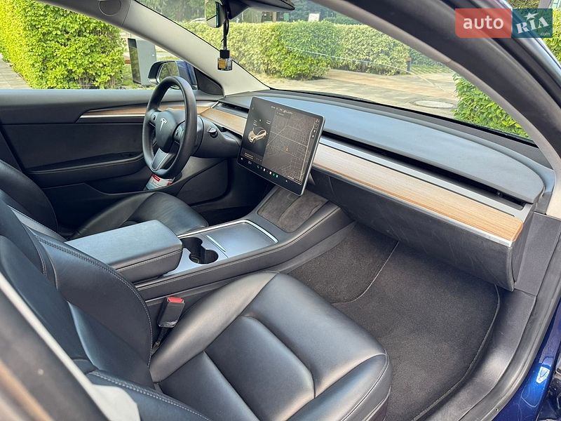 Седан Tesla Model 3 2022 в Києві