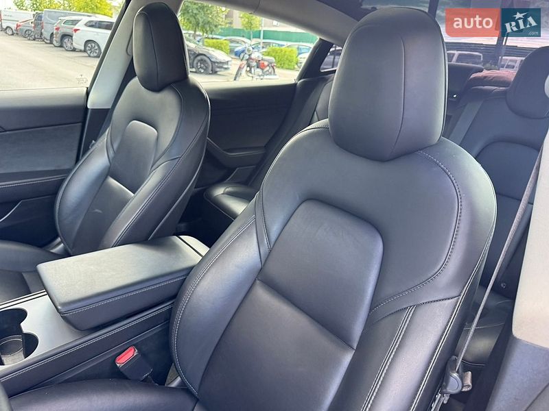 Седан Tesla Model 3 2022 в Києві