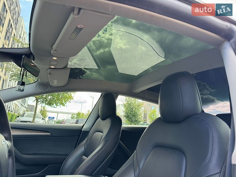 Седан Tesla Model 3 2022 в Києві