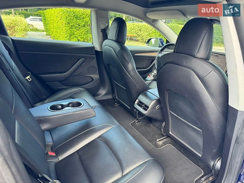 Седан Tesla Model 3 2022 в Києві