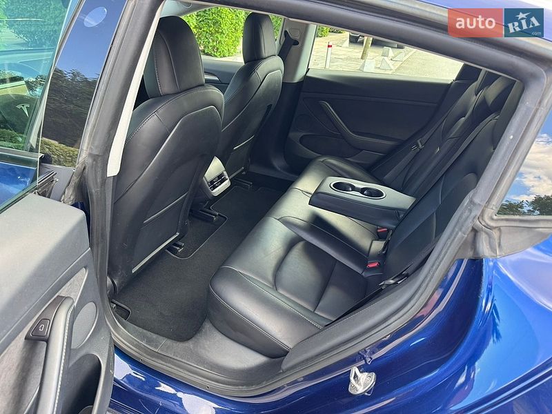 Седан Tesla Model 3 2022 в Києві