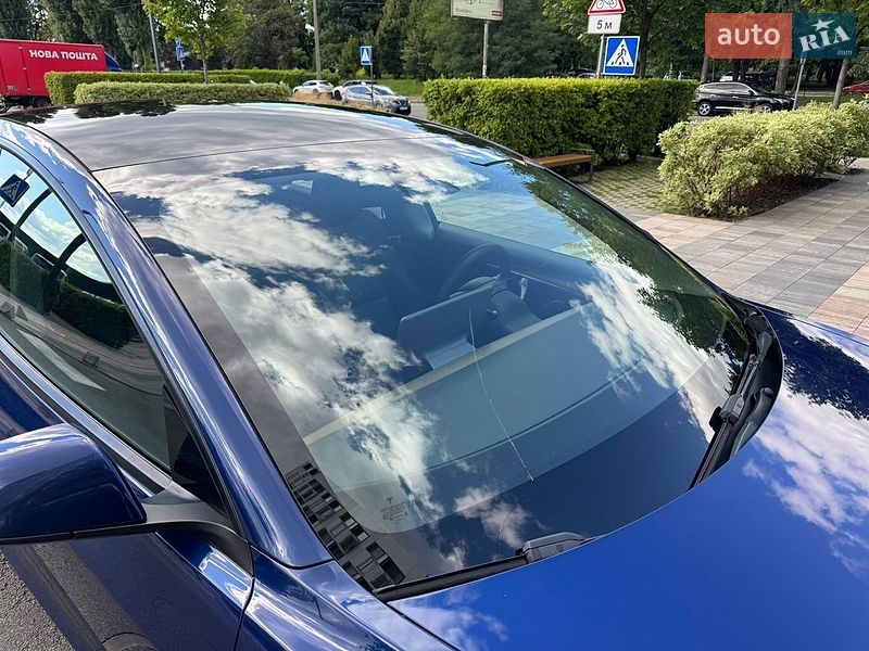 Седан Tesla Model 3 2022 в Києві