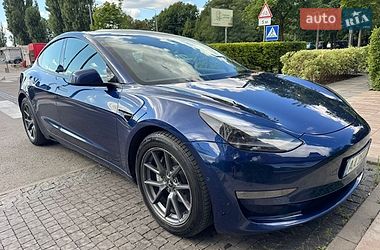 Седан Tesla Model 3 2022 в Києві