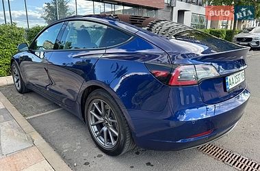 Седан Tesla Model 3 2022 в Києві