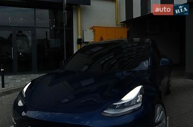 Tesla Model 3  2020