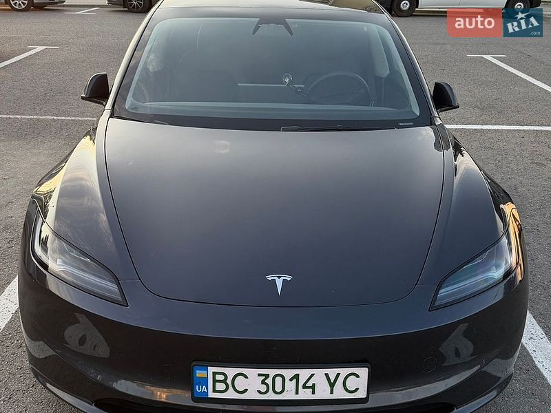 Седан Tesla Model 3 2024 в Золочеві