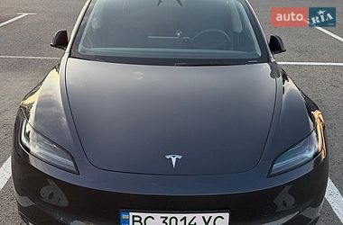Tesla Model 3 2024