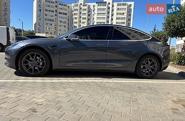 Tesla Model 3  2018