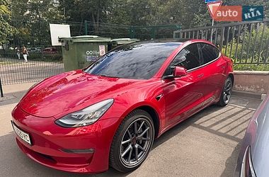 Tesla Model 3  2020