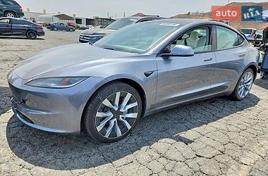 Tesla Model 3  2025