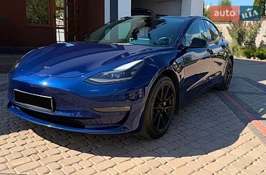 Седан Tesla Model 3 2022 в Ровно