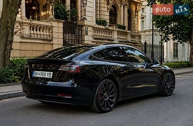 Tesla Model 3  2021
