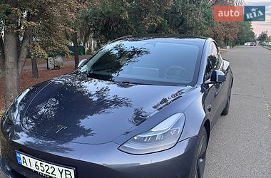 Tesla Model 3  2021
