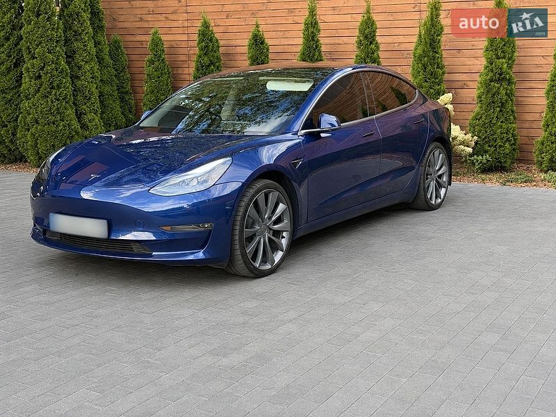 Tesla Model 3 2020