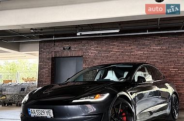 Tesla Model 3  2024