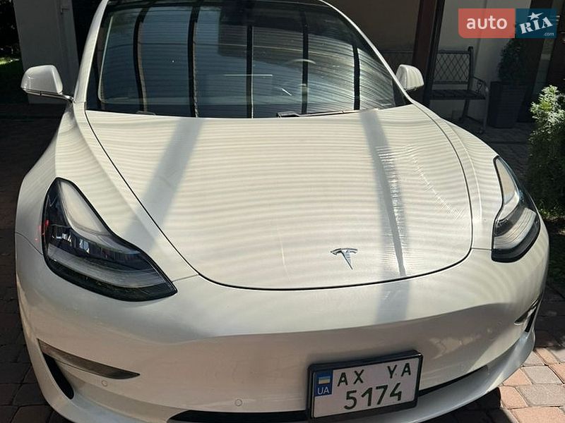 Tesla Model 3 2020