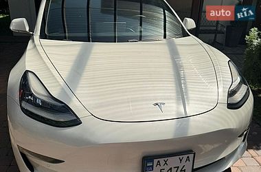 Tesla Model 3  2020
