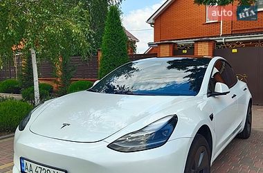 Tesla Model 3  2020