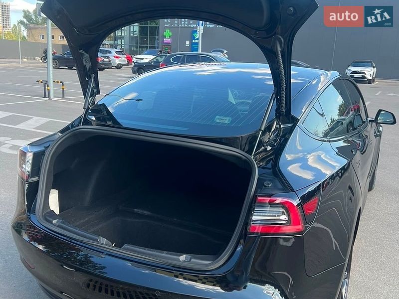 Седан Tesla Model 3 2018 в Киеве фото 5 Седан Tesla Model 3 2018 в Киеве
