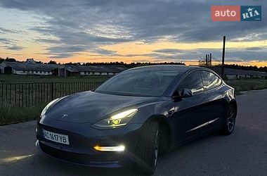 Tesla Model 3  2022