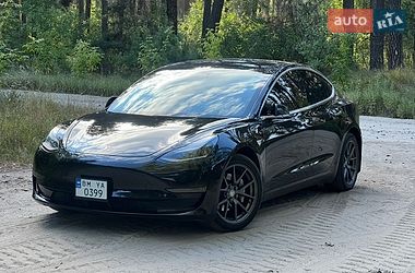 Tesla Model 3  2019