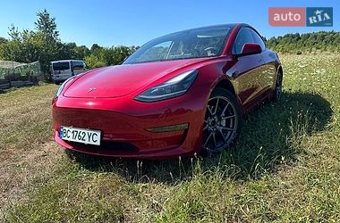 Tesla Model 3  2021